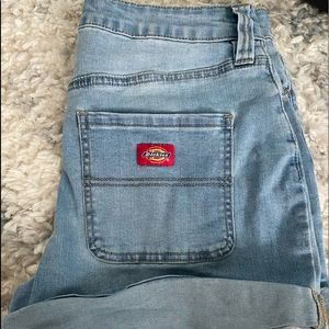 Dickies shorts! comes with white belt as well